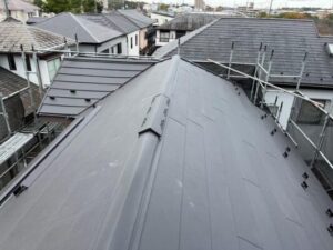 千葉市緑区にて屋根修理〈スーパーガルテクトへのカバー工法〉