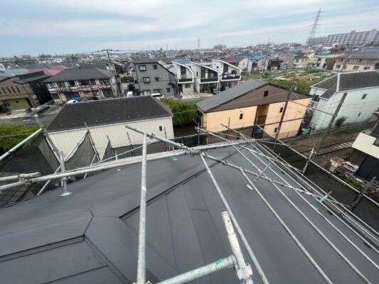 千葉市美浜区にて屋根修理　スーパーガルテクトへのカバー工法　完工