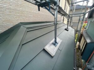 千葉市緑区にて屋根修理　横暖ルーフへのカバー工法　完工