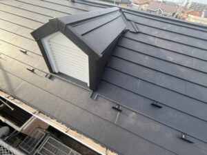 千葉市中央区にて屋根修理〈スレートからスーパーガルテクトへのカバー工法〉